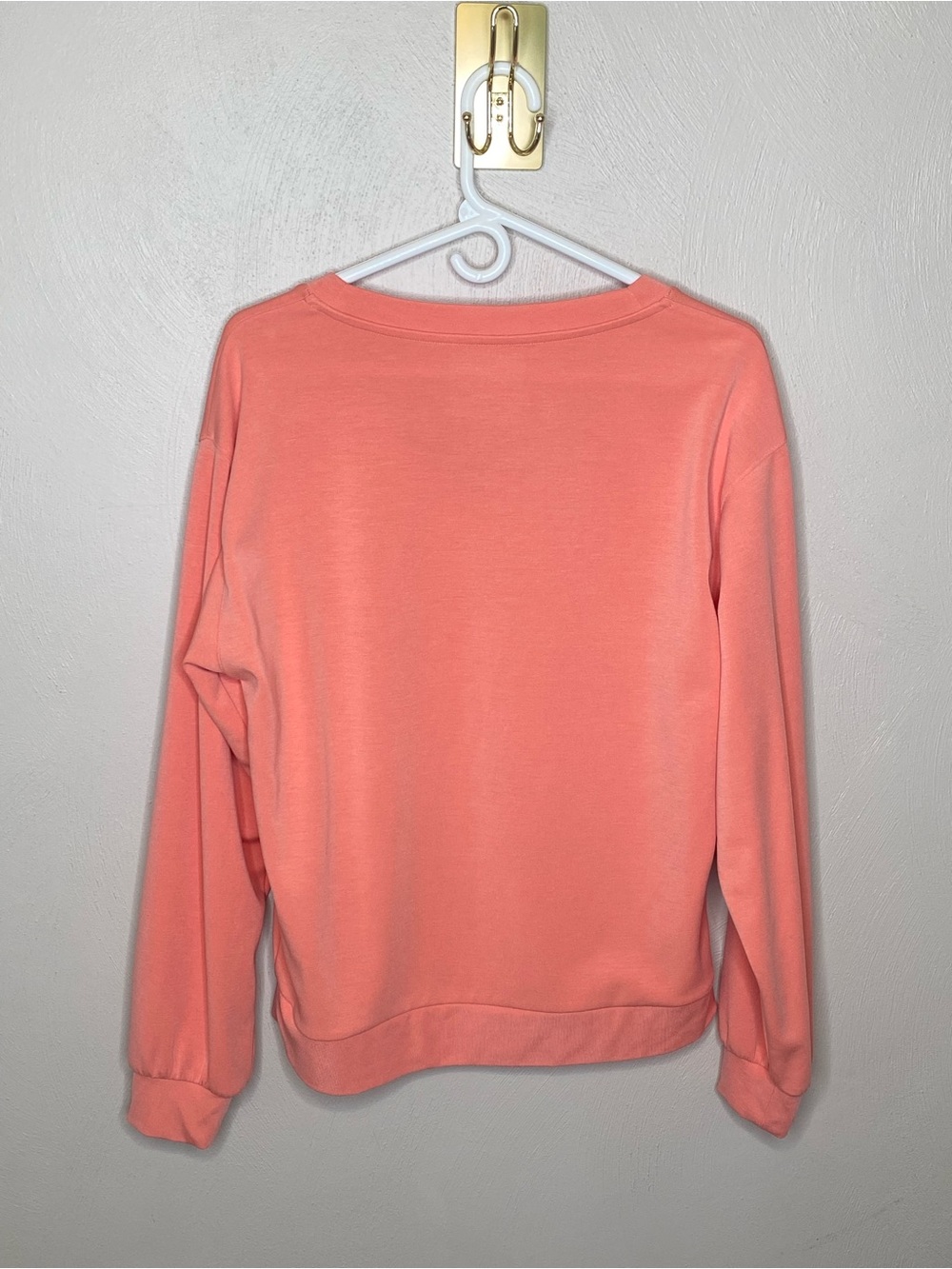 ATHLETA Coral V-Neck Long Sleeve Pullover Sweatshirt size medium - Soft & Cozy - Picture 2 of 4